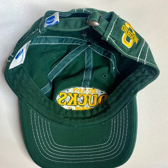 NCAA Oregon Ducks hat. Green & yellow, adjustable closer OS - 100% Cotton - Picture 3 of 6